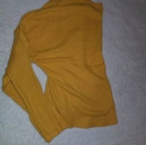 Yellow long sleeve shirt